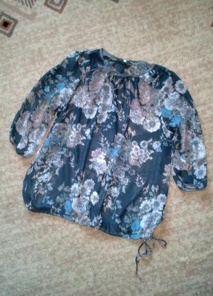 42-44р. серая шифоновая блузка в цветы2 фото