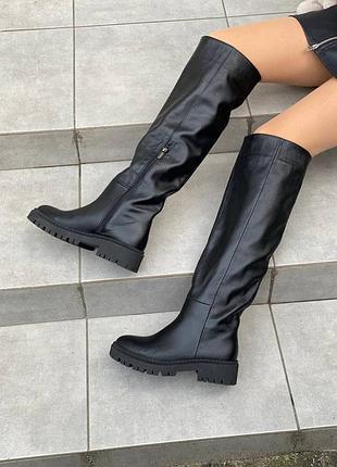 Чоботи труби шкіряні, замшеві на низькій підошві