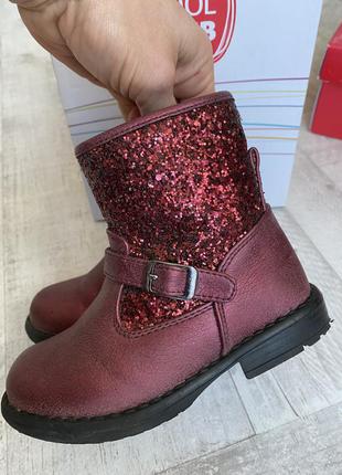 Красиві чобітки 24р