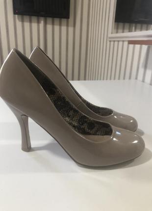 Туфлі лак