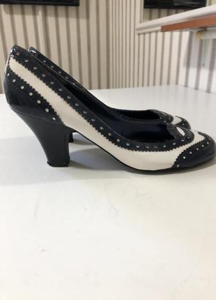 Туфлі лак2 фото