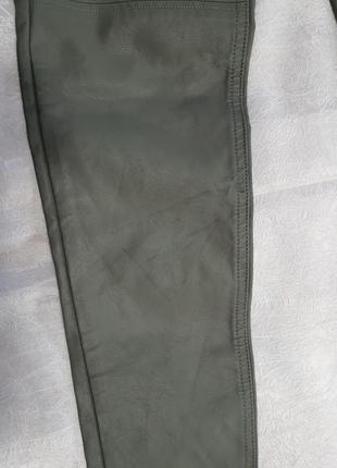 H&m брюки из искусственной кожи, нюанс5 фото