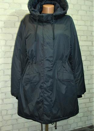 Брендовое пальто холодный демисезон с капюшоном ткани холлофайбер "divided "