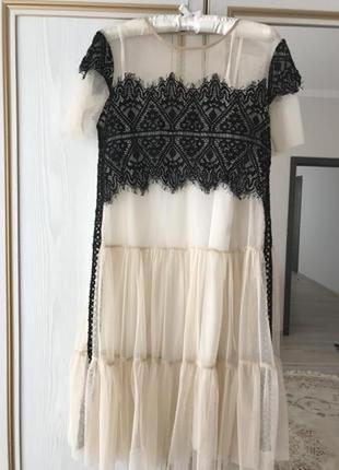 Сукня з мереживом міді