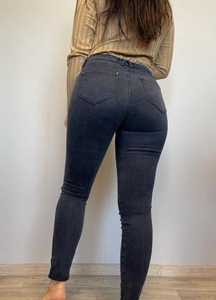 Джинсы новые