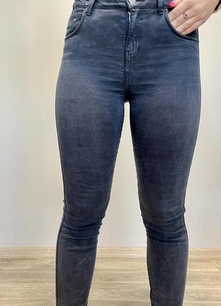 Джинсы новые