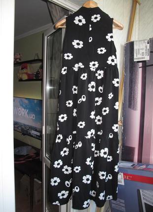 Стильное платье-холтер с широким воланом, длин миди6 фото