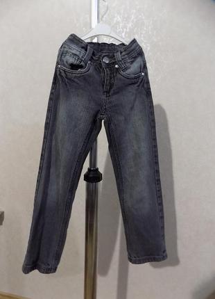 Джинсы серые с утяжкой в талии на 7-8 лет на рост 122-128 см
