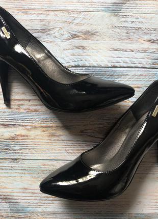 Туфлі човники