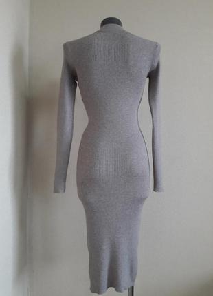 Эффектное,обаятельное,женственное,облегающее, платье-миди с чокером3 фото