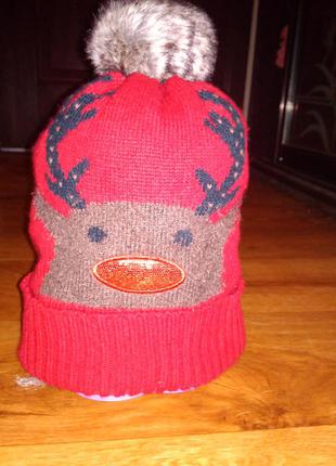 Шапка с оленем.