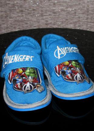 Тапки тапочки disney arditex avengers р. 24 (стелька 13.8см)5 фото