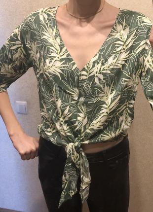 Нова жіноча блузка