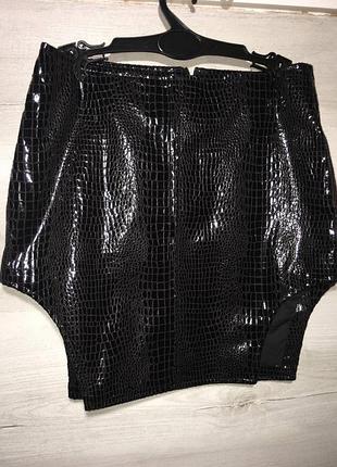 Спідниця імітація шкіри.