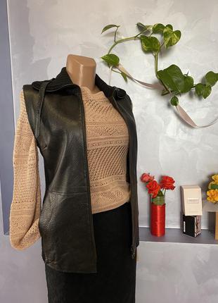 Стильный кожаный жилет