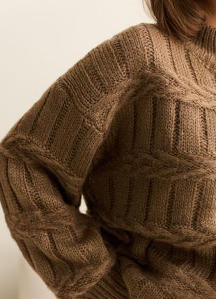 Оверсайз свитер вязаный крупной вязки под горло свободный широкий крой коричневый6 фото