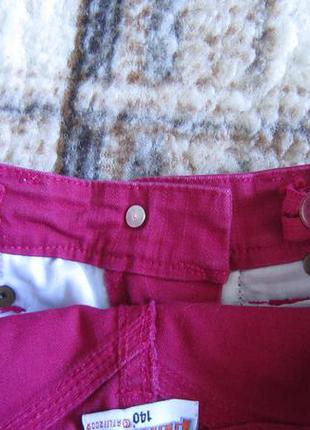 Для девочки джинсы pokito бордовые р.140 см6 фото