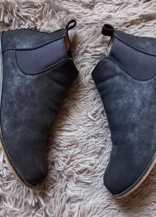 Демісезонні черевики-челсі