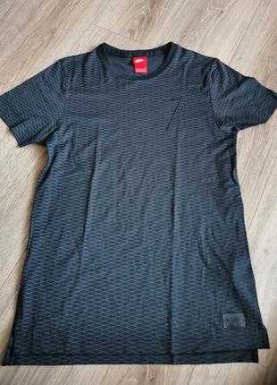 Продам футболку nike cr7