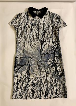 Платье прямого кроя с воротником