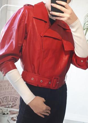 Стильная красная косуха.байкерская кожаная куртка/куртка красная кожзам с поясом4 фото