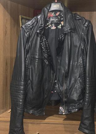 Шкіряна куртка - косуха зі зйомними рукавами