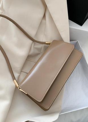 Женская классическая сумочка через плечо клатч на короткой ручке багет бежевая кофейная1 фото