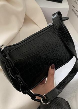 Женская классическая маленькая сумочка багет на цепочке ремешке рептилия черная7 фото