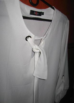 Блуза с люверсами белая2 фото