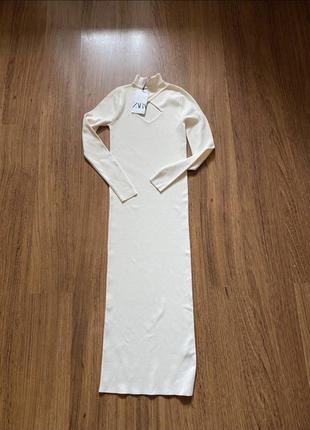 Трикотажное платье с вырезом zara