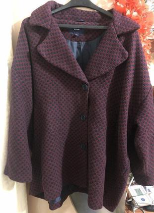 Шикарне фірмове пальто kiabi