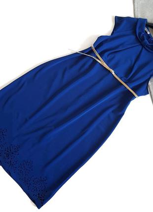 Синее платье электрик с перфорацией снизу и поясом4 фото