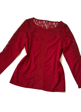 Блузка бордовая с гипюровой вставкой посередине на рукавах