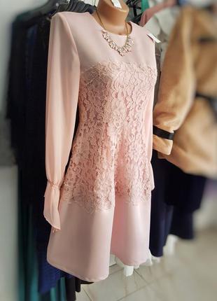 Коктельное платье розовое с кружевом на талии4 фото