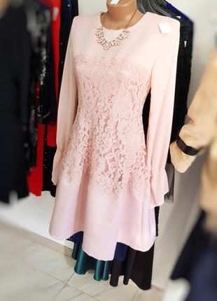 Коктельное платье розовое с кружевом на талии2 фото