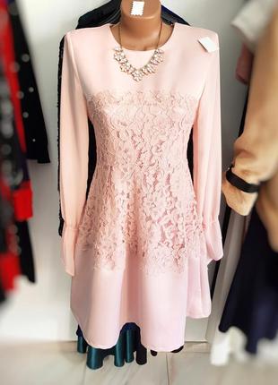 Коктельное платье розовое с кружевом на талии3 фото