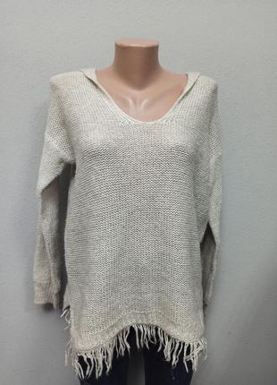 Свитер с капюшоном