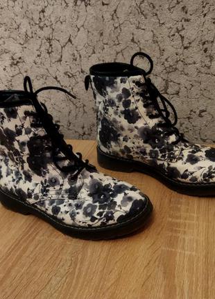 Жіночі ботінки martens