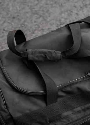 Чоловіча спортивна сумка дорожня nike biz для тренувань на 60 літрів2 фото