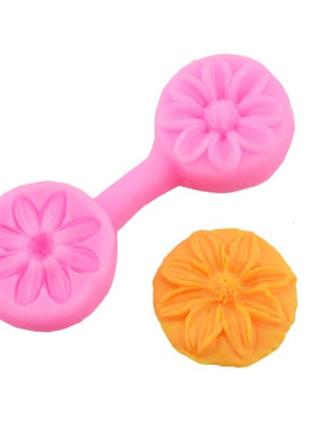 Молд силиконовый цветочек 84 на 30 мм розовый