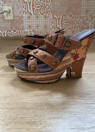 Босоножечки-калатушки італія