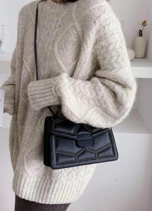 Женская классическая сумочка кросс-боди на толстой цепочке с заклепками на три отдела черная2 фото
