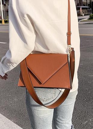 Женская классическая сумка через плечо кросс-боди на ремне рыжая коричневая2 фото