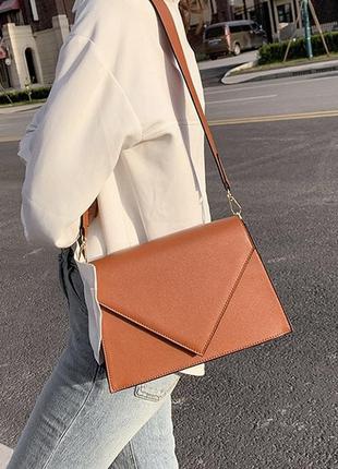 Женская классическая сумка через плечо кросс-боди на ремне рыжая коричневая7 фото