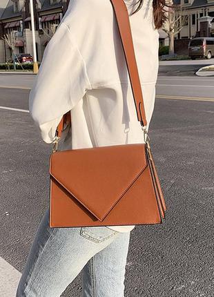 Женская классическая сумка через плечо кросс-боди на ремне рыжая коричневая9 фото