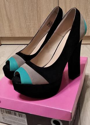 Босоніжки 39 р. нові