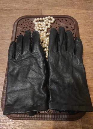 Кожаные перчатки бренда marks and spencer.1 фото