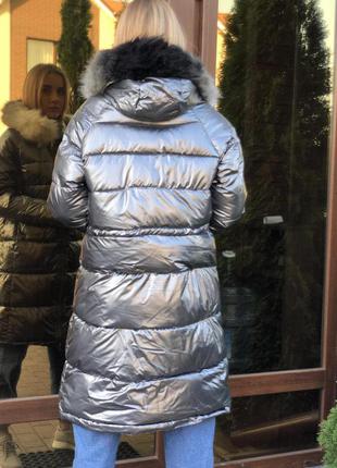 Женская зимняя куртка серая длинная с блеском3 фото