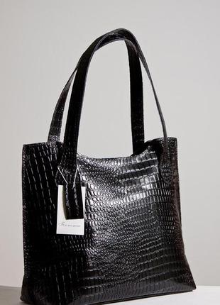 Женская наплечная кожаная сумка черная