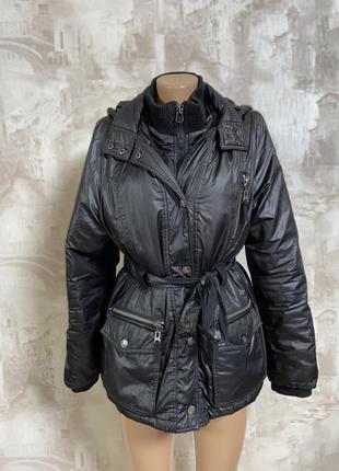 Чорна куртка з капюшоном,куртка в стилі prada,куртка з поясом2 фото